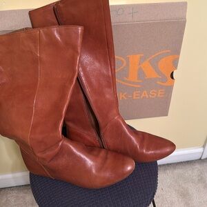 Korks knee boots good condition